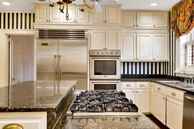 710 W Brow Road, Lookout Mountain, TN 37350