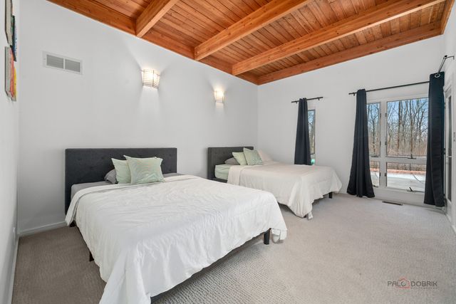 18212 Oak Grove Road, Harvard, IL 60033