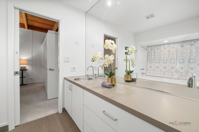 18212 Oak Grove Road, Harvard, IL 60033