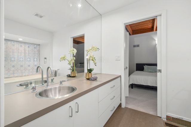 18212 Oak Grove Road, Harvard, IL 60033