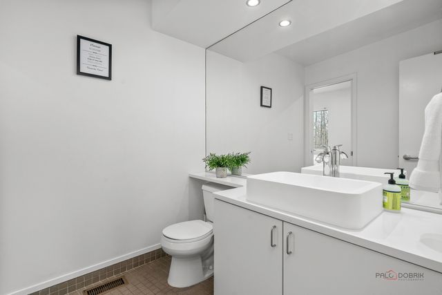 18212 Oak Grove Road, Harvard, IL 60033