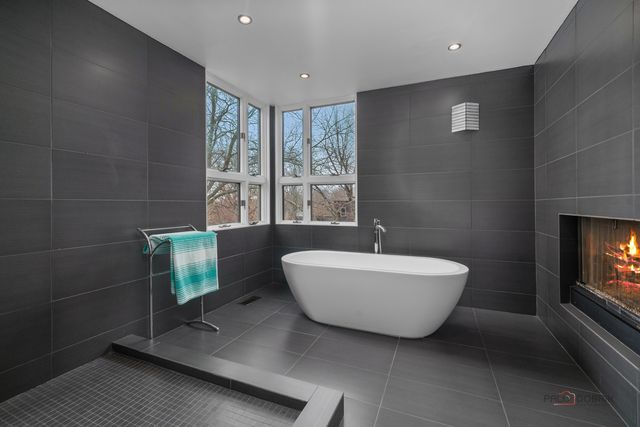 18212 Oak Grove Road, Harvard, IL 60033