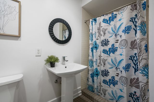 18212 Oak Grove Road, Harvard, IL 60033