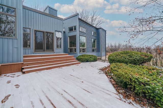 18212 Oak Grove Road, Harvard, IL 60033