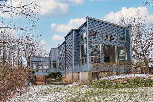 18212 Oak Grove Road, Harvard, IL 60033