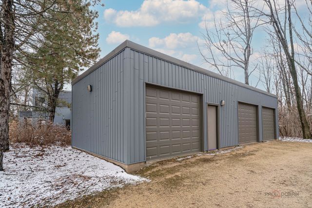 18212 Oak Grove Road, Harvard, IL 60033