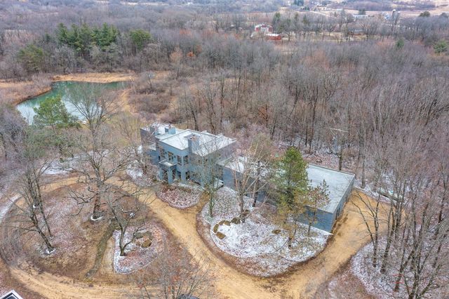 18212 Oak Grove Road, Harvard, IL 60033