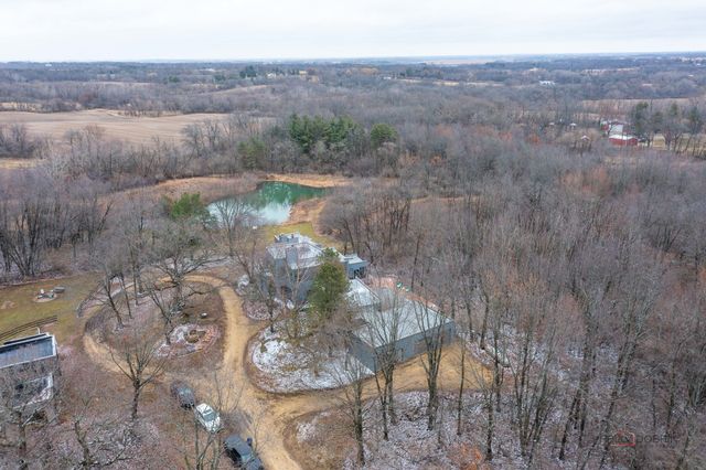 18212 Oak Grove Road, Harvard, IL 60033