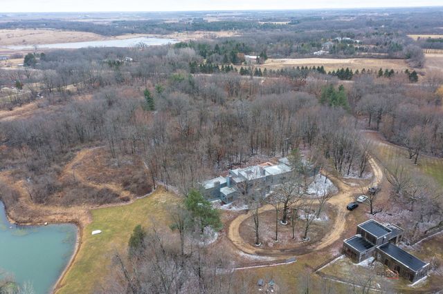 18212 Oak Grove Road, Harvard, IL 60033