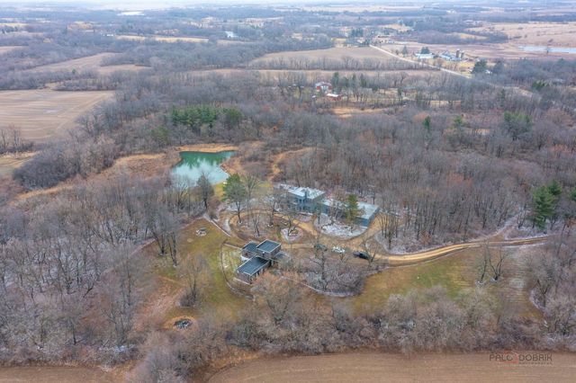 18212 Oak Grove Road, Harvard, IL 60033