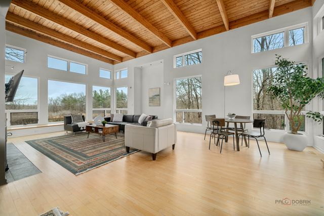 18212 Oak Grove Road, Harvard, IL 60033