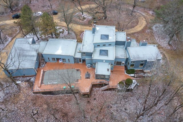 18212 Oak Grove Road, Harvard, IL 60033