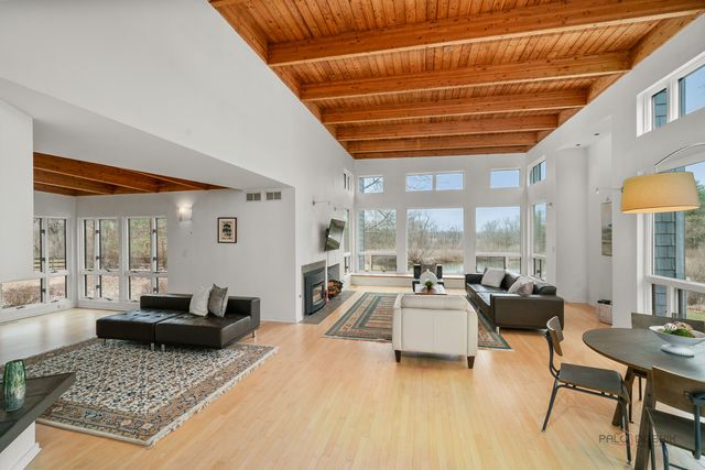 18212 Oak Grove Road, Harvard, IL 60033