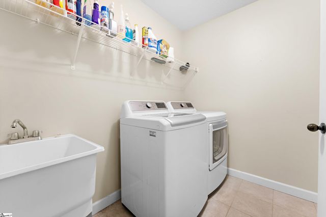 442 Camden Lee Court, Inman, SC 29349