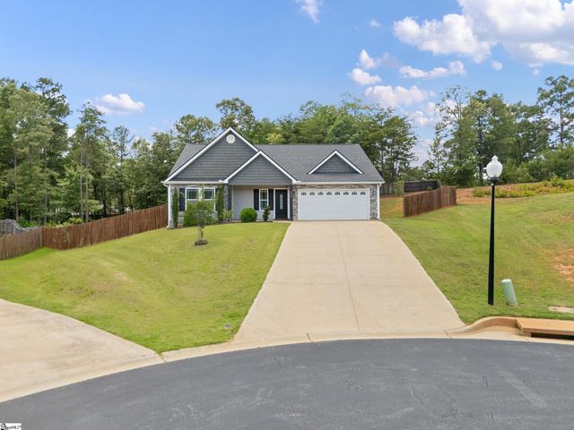 442 Camden Lee Court, Inman, SC 29349