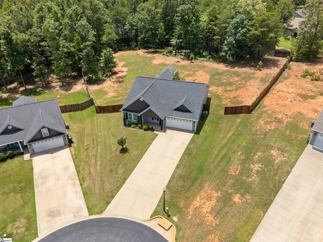 442 Camden Lee Court, Inman, SC 29349