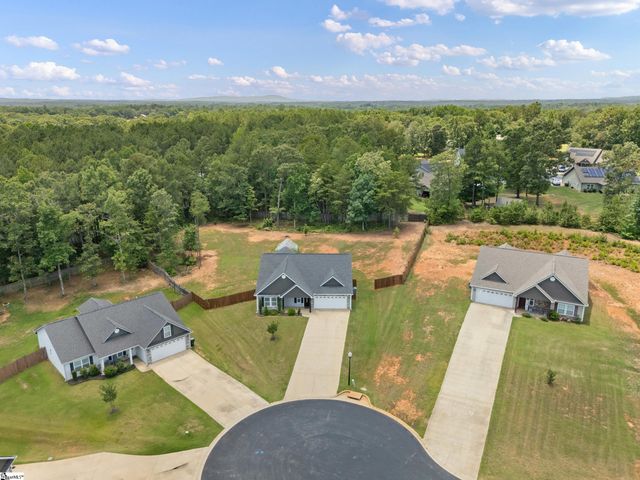 442 Camden Lee Court, Inman, SC 29349