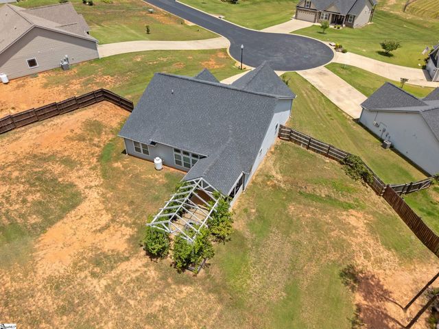 442 Camden Lee Court, Inman, SC 29349
