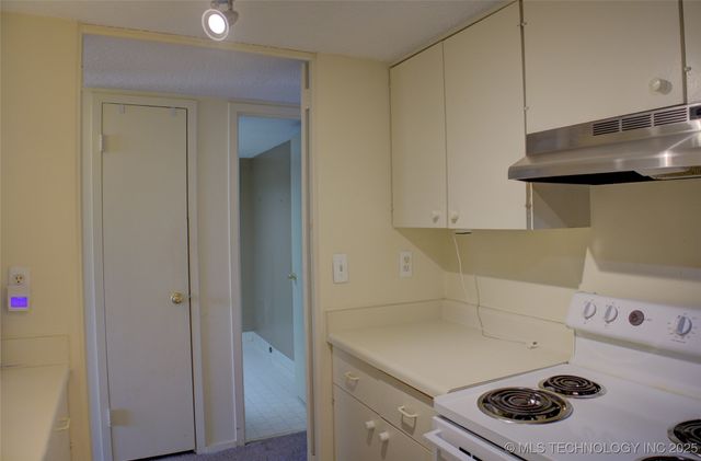 1502 S Boulder Avenue 16M, Tulsa, OK 74119