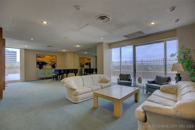 1502 S Boulder Avenue 16M, Tulsa, OK 74119