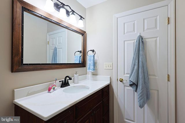 287 N LAKEWOOD, Ridgeley, WV 26753