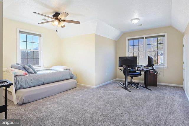 287 N LAKEWOOD, Ridgeley, WV 26753