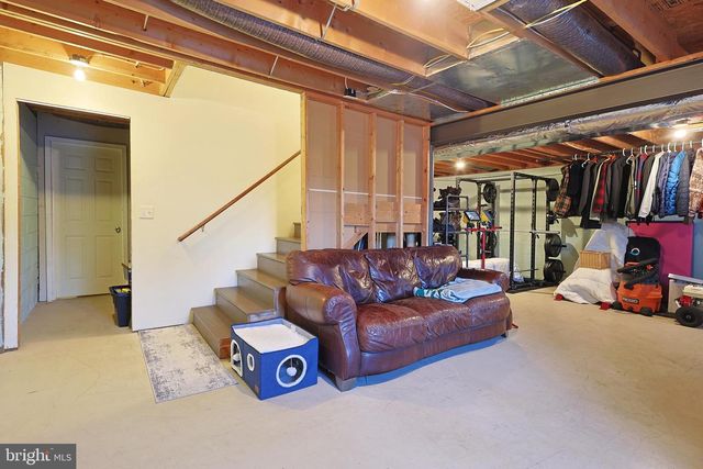 287 N LAKEWOOD, Ridgeley, WV 26753