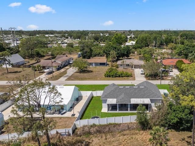 27257 Pinecrest LN, Bonita Springs, FL 34135