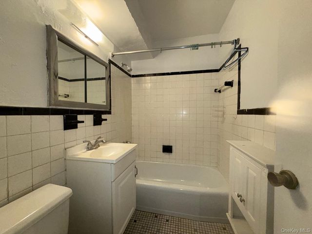 83-60 118th Street 10H, Kew Gardens, NY 11415