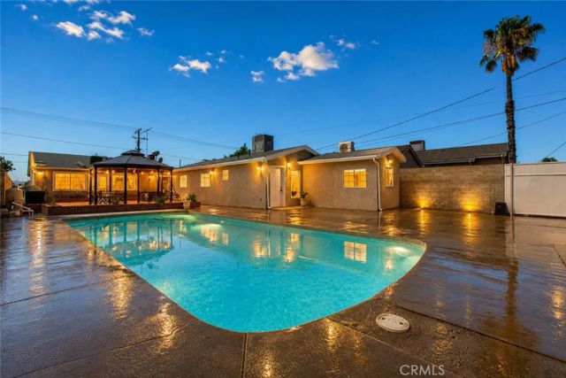 11943 Strathern Street, North Hollywood, CA 91605