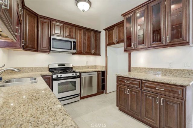 11943 Strathern Street, North Hollywood, CA 91605