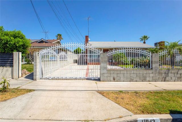 11943 Strathern Street, North Hollywood, CA 91605