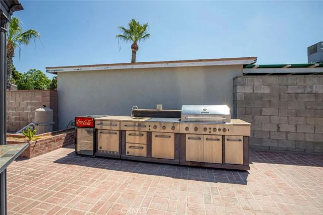 11943 Strathern Street, North Hollywood, CA 91605