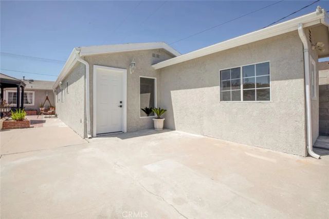 11943 Strathern Street, North Hollywood, CA 91605