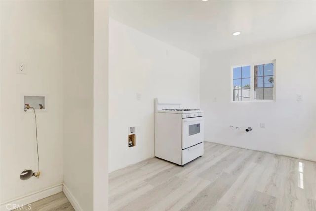11943 Strathern Street, North Hollywood, CA 91605