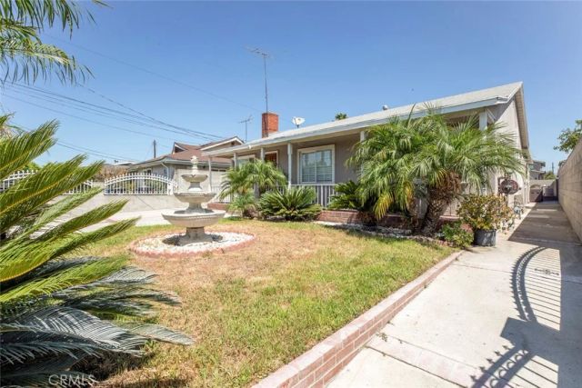 11943 Strathern Street, North Hollywood, CA 91605