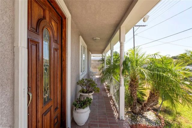 11943 Strathern Street, North Hollywood, CA 91605