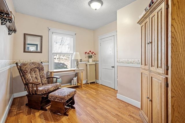 55 Standish St, Worcester, MA 01604