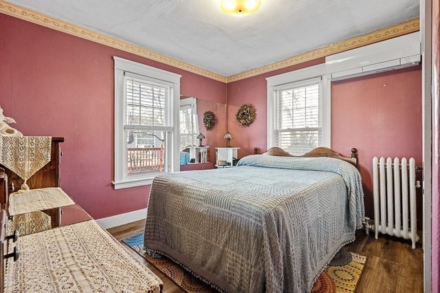 55 Standish St, Worcester, MA 01604