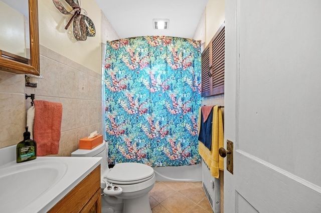 55 Standish St, Worcester, MA 01604