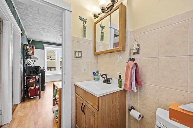 55 Standish St, Worcester, MA 01604