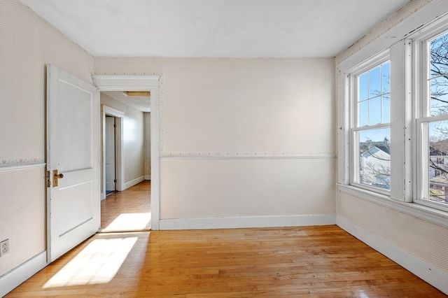 55 Standish St, Worcester, MA 01604