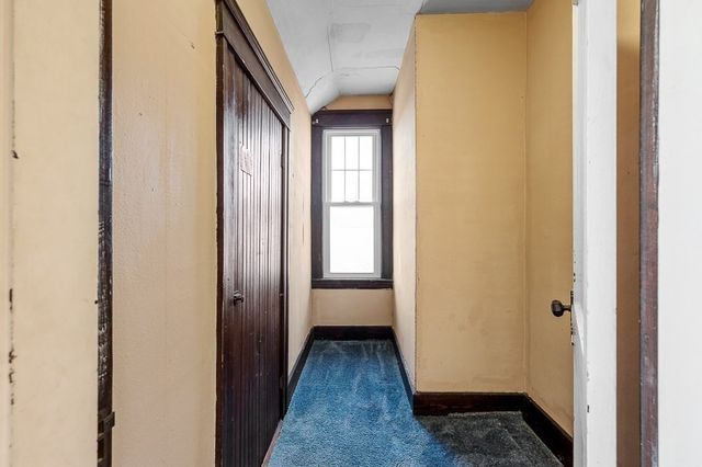 55 Standish St, Worcester, MA 01604