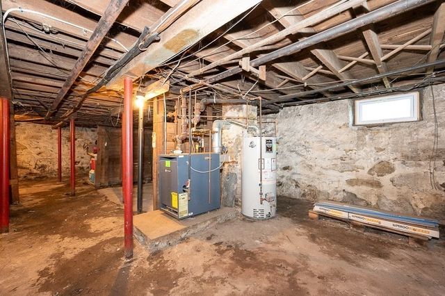 55 Standish St, Worcester, MA 01604