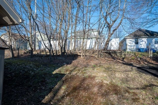 55 Standish St, Worcester, MA 01604