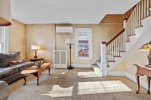 55 Standish St, Worcester, MA 01604