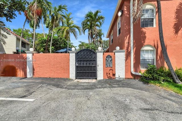 1405 Miami Rd 7, Fort Lauderdale, FL 33316