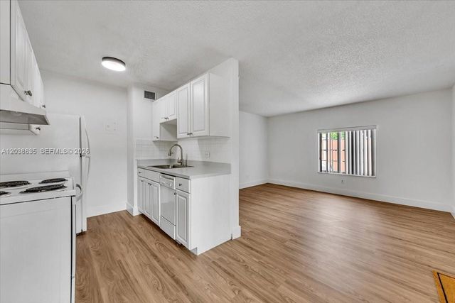 1405 Miami Rd 7, Fort Lauderdale, FL 33316