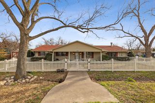 702 Peach Street 2, Sanger, TX 76266