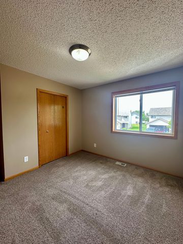 6960 91st Street NE, Monticello, MN 55362